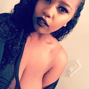 Meet your Posher, Alicia